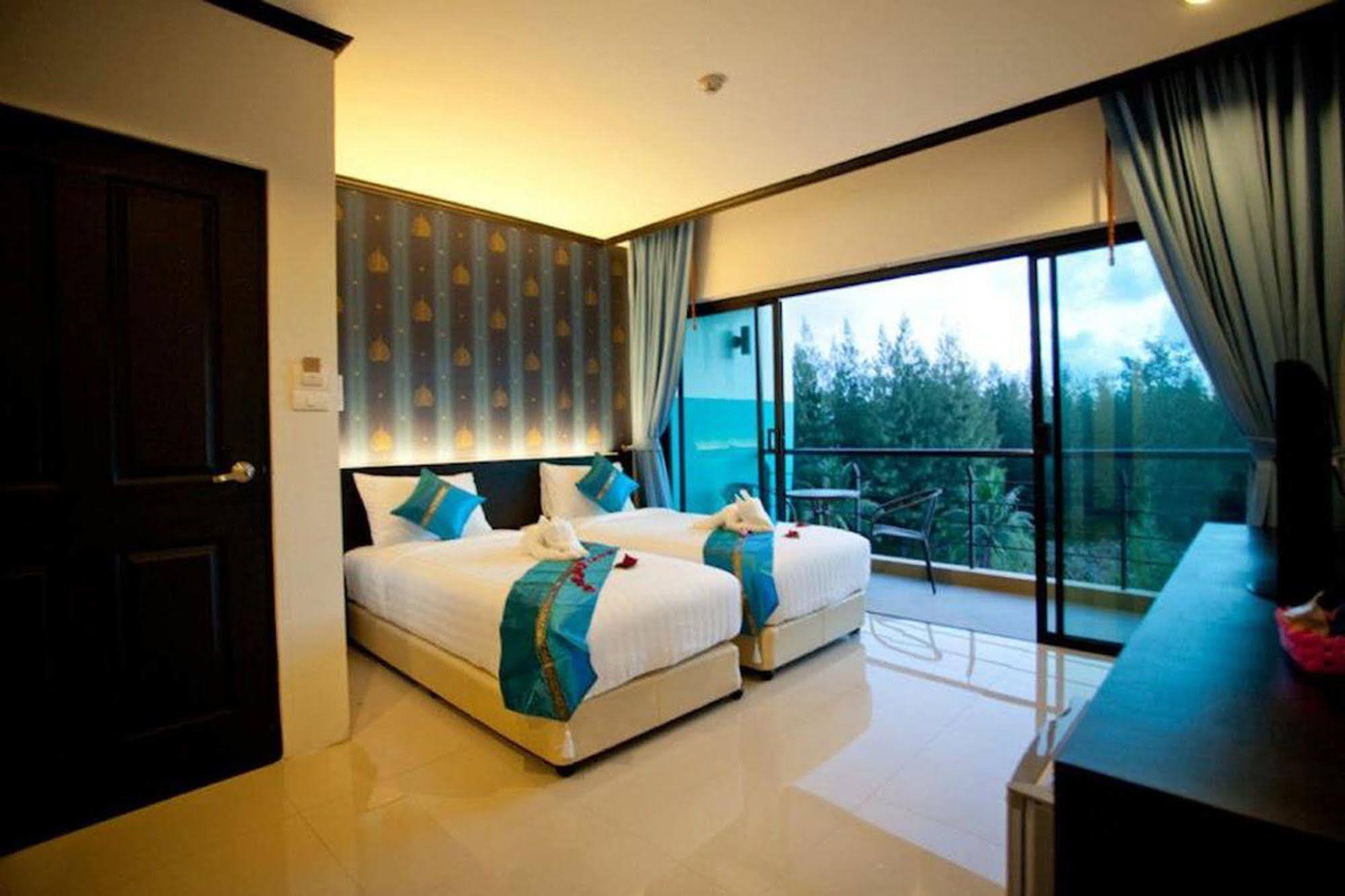 Kata Green Beach Hotel Exterior foto